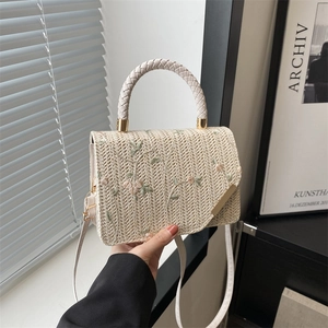 Sac à Bandoulière en Paille Tissée Broderie de Fleurs pour Femmes Rétro Vacances d'Été Petit Sac Carré Élégant