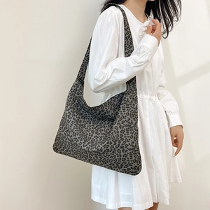 Stylish large capacity leopard print canvas hobo shoulder bag for women fashion 2024