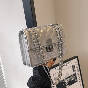 Women Fashion Quilted Chain Shoulder Bag PU Leather Rhombus Crossbody Bag With Metal Turn Lock Daily Small Square Bag