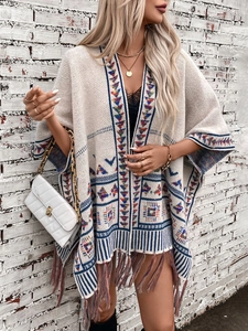 Damen Strickponcho mit geometrischem Tribal-Muster und Fransen im Street-Style-Look