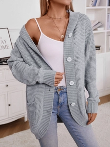 Lange Damen Strickjacke mit Kapuze, Waffelmuster und großen Knöpfen in elegantem Blau-Grau