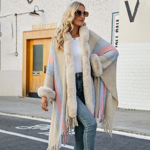 Poncho à Capuche Rayé pour Femmes Avec Bordure en Fausse Fourrure et Glands Châle Cape en Tricot de Viscose Doux Chaud Hiver