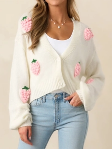 Gilet élégant blanc à col en V pour femme avec motifs fraises 3D et boutons dorés