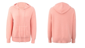Vue détaillée avant et arrière du pull en tricot rose à capuche et poche kangourou