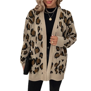 Women's leopard print knit cardigan with pockets and open front in beige color
