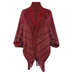 Cape poncho en tricot rayé rouge pour femme avec finitions à franges élégantes pour l'automne