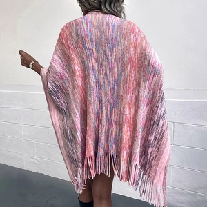 Damen Strickponcho mit bunten Quasten im Boho-Stil und melierter Farbkombination für Winter