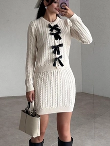 Élégant Cardigan en Tricot Et Jupe Crayon pour Femmes Tricot Torsadé Haut à Boutons Avec Nœuds Tenue Ajustée Taille Haute