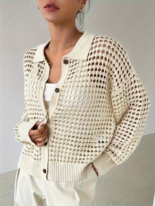 Elegante cardigan in maglia traforata beige con colletto a polo e bottoni da donna