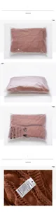 Détail de l'étiquette de lavage 100 % polyester et de l'emballage en sachet du kit tricot