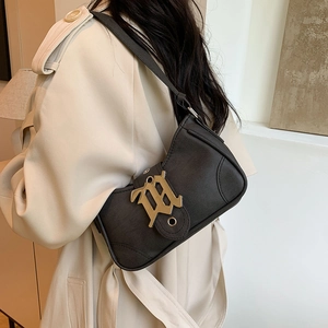 Sac sous le bras rétro noir en forme de croissant avec boucle en métal doré chic