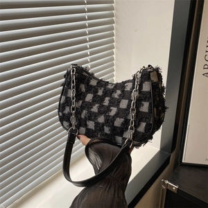 Fashion Women Canvas Underarm Bag Frayed Edge Star Pattern Checkerboard Crescent Shoulder Bag With Metal Chain Street Style Tote