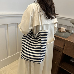 Grand sac cabas en toile rayée marine et blanc avec anses en corde pour femme