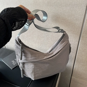 Minimalist Large Capacity Nylon Crescent Shoulder Bag For Women Japanese Commuter Tote Crossbody Bag With Adjustable Strap