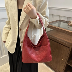 Minimalist red woven leather Hobo bag with wide shoulder strap in high-quality style