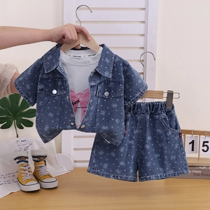 Ensemble 3 Pièces en Denim d'Été pour Filles Chemise à Manches Courtes Imprimée Nœud T-Shirt Blanc et Short pour Enfants