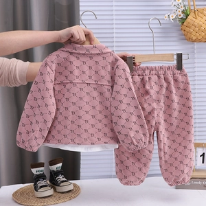Pink corduroy two-piece outfit with all-over letter print for girls autumn fashion