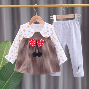 Ensemble fille 2 pièces avec haut à manches longues, fleurs et grand nœud à pois rouges