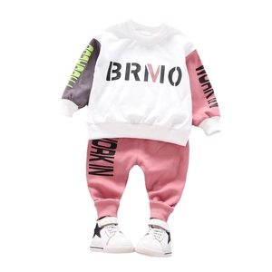 Kids pink letter print sports set with loose sweatshirt, joggers and star sneakers