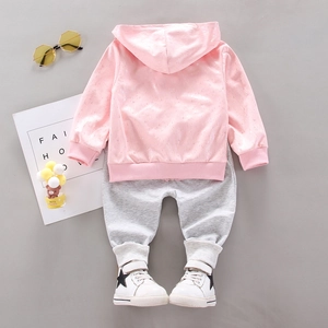 Ensemble fille avec sweat à capuche rose brillant et pantalon de jogging gris décontracté