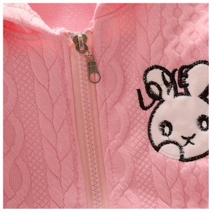 Sweat en maille rose pour fillettes avec écusson lapin et motif de tissage texturé