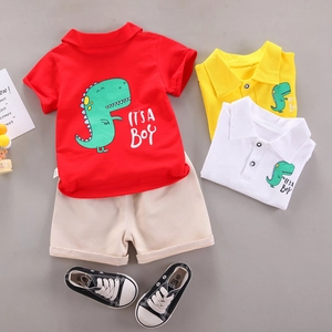 Kinder-Poloset aus Baumwolle mit Dinosaurier-Druck und beige Shorts für den Sommer