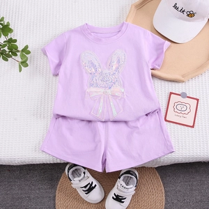 Ensemble fille violet avec t-shirt lapin à paillettes et short en coton doux