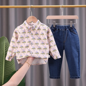 Pink long sleeve shirt with lightning prints and denim pants set for toddler boys
