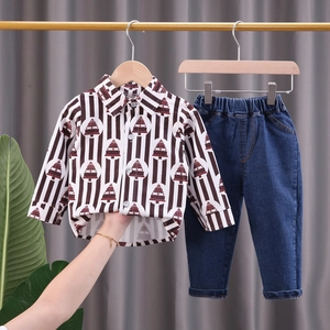 Ensemble chemise à manches longues imprimé sapin de Noël et jean bleu foncé pour enfant