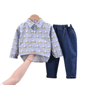 Children's light blue lightning print shirt and dark blue denim jeans two-piece outfit