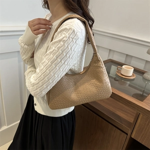 Fashionable khaki crocodile pattern crescent hobo bag for women in daily casual commute