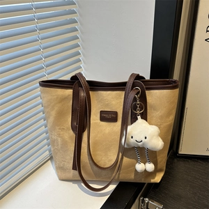 Women Large Capacity PU Leather Tote Bag Casual Shoulder Bag With Cute Cloud Charm For Commute School Retro Style Shopper