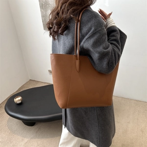 Brown lychee grain leather tote bag with large capacity for office and daily commuting