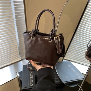 Sac Seau pour Femmes en Cuir PU Brillant Minimaliste Sac à Épaule Sac Bandoulière Avec Poignée Nouée Rétro Sac Cabas