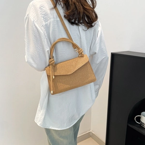Sac à main minimaliste tissé marron clair pour femme avec double sangle et poignée haut