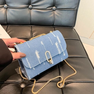 Women Denim Chain Crossbody Bag Distressed Retro Shoulder Bag Small Square Bag With Metal Buckle Casual Daily Purse