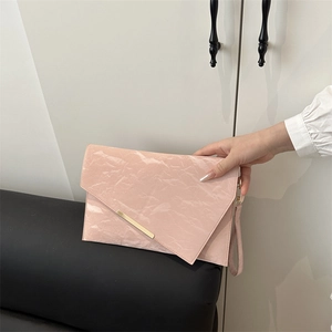 Women Minimalist PU Envelope Clutch Bag Crinkled Texture Fashion Handbag With Wrist Strap Gold Metal Decoration Evening Bag