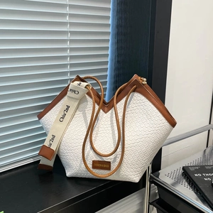 Large Capacity PU Leather Tote Bag For Women Vintage V-Shaped Opening Woven Texture Shoulder Bag Commuter Daily Handbag