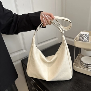 Women Korean Maillard Style Large Capacity PU Leather Tote Bag Minimalist Casual Shoulder Crossbody Bag For Office Commuting