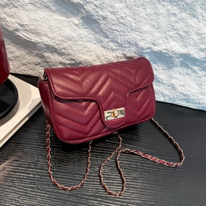 Petit Sac Bandoulière Matelassé Chevron pour Femme Cuir PU Couleur Unie Sac à Épaule Carré Mode Avec Chaîne Dorée