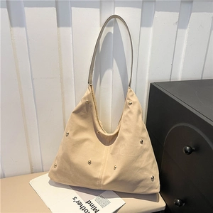 Sac Hobo en Velours Vintage pour Femmes Avec Rivets Dorés Couleur Unie Grande Capacité Sac à Épaule Sous le Bras Street Style Décontracté à Main
