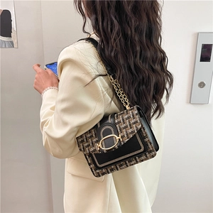 Retro patchwork square shoulder bag in black leather and tweed with gold chain detail