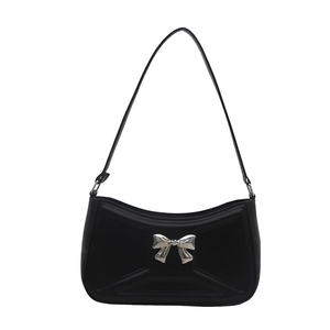 Sac à bandoulière en PU noir élégant avec un nœud en métal argenté au design minimaliste