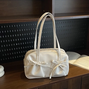 Borsa a Spalla da Donna in Stile Coreano con Fiocco Grande Capacità Pelle PU Lucida Borsa Sotto l'Ascella Dolce Decorazione Farfalla