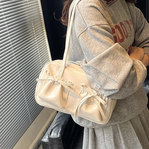 Elegante borsa a spalla beige con fiocchi decorativi e texture in pelle PU a pieghe