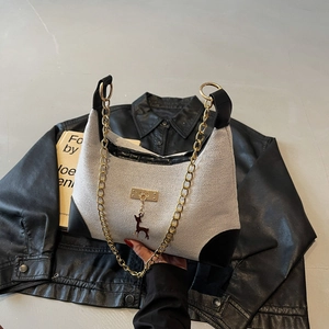 Borsa a Spalla Vintage in Tessuto Intrecciato Con Tracolla a Catena Dorata e Ciondolo a Cervo Borsa Tote per Donna Quotidiana