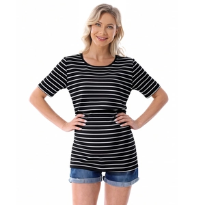 T-shirt de maternité classique à rayures noires et blanches avec col rond et coupe ajustée
