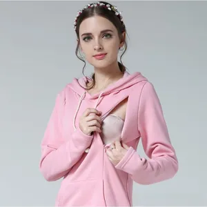 Détail du sweat à capuche d'allaitement rose avec fermeture éclair cachée et cordon