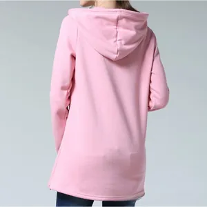 Vue arrière du sweat à capuche d'allaitement rose en polaire épaisse coupe longue