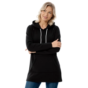 Détail d'un sweat à capuche maternité noir chaud avec cordons blancs et poche kangourou